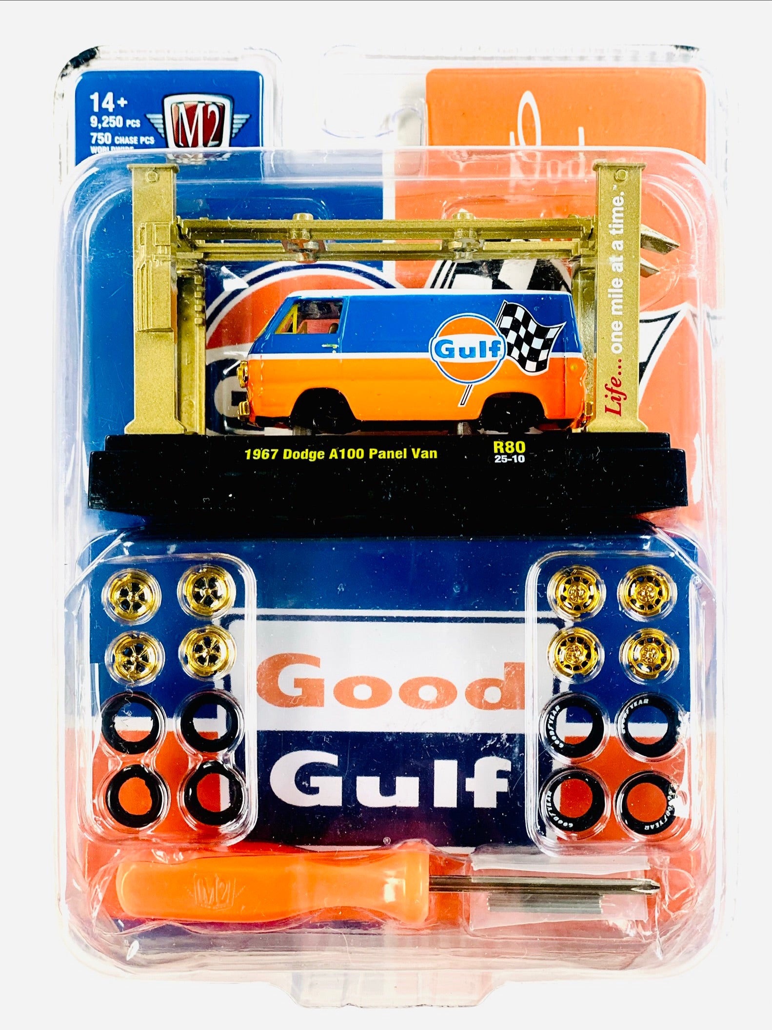 M2 Machines Model Kit 1967 Dodge A100 Panel Van Chase - Damaged