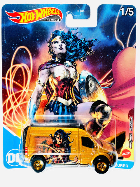 Hot Wheels 2021 Pop Culture Case M DC Comic Wonder Woman Mercedes-Benz Sprinter Tourer