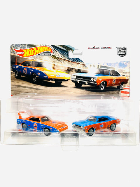 Hot Wheels 2022 Target Exclusive 2 Pack '70 Plymouth Superbird & '70 Roadrunner - Damaged Card