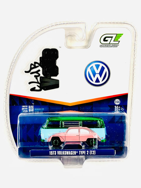 Greenlight Club V-Dub Series 22 1973 Volkswagen Type 2 (T2) Chase