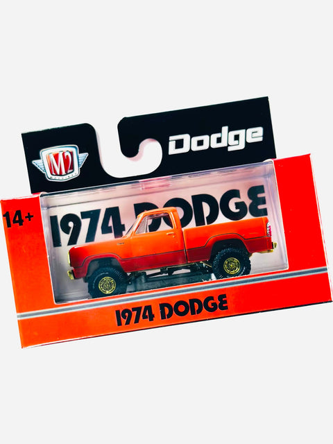 M2 Machines Auto-thentics 1974 Dodge W200 Power Wagon Chase