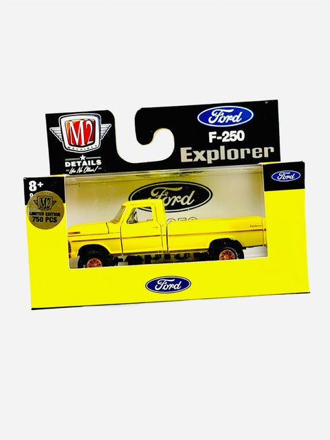M2 Machines Auto-thentics 1972 Ford F-250 Explorer 4X4 Chase - Damaged Box/Blister