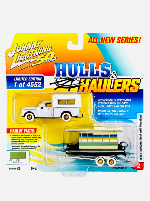 Johnny Lightning Hulls & Haulers 1960 Studebaker Truck W/ Houseboat Oasis Green Chase - Damaged Card/Blister