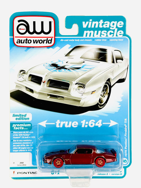 Auto World Vintage Muscle 1976 Pontiac Firebird T/A Cameo White Chase - Damaged Blister