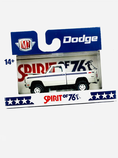 M2 Machines Auto-Thentics 1976 Dodge D100 Bicentennial - Damaged