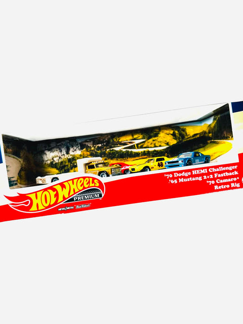 Hot Wheels 2019 Wal-Mart Exclusive Car Culture Premium Retro Rig Box Set Diorama - Damaged Box