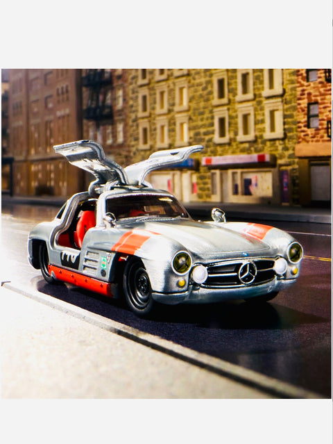 Hot Wheels 2026 RLC Exclusive Elite 64 Mercedes-Benz 300 SL - Damaged Card/Blister