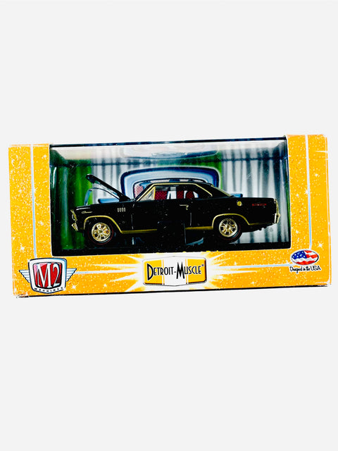 M2 Machines Auto-thentics Detroit Muscle 1967 Acadian Canso Sport Deluxe Chase - Damaged Box