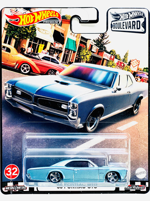 Hot Wheels 2021 Boulevard '66 Pontiac GTO #32 - Damaged Card