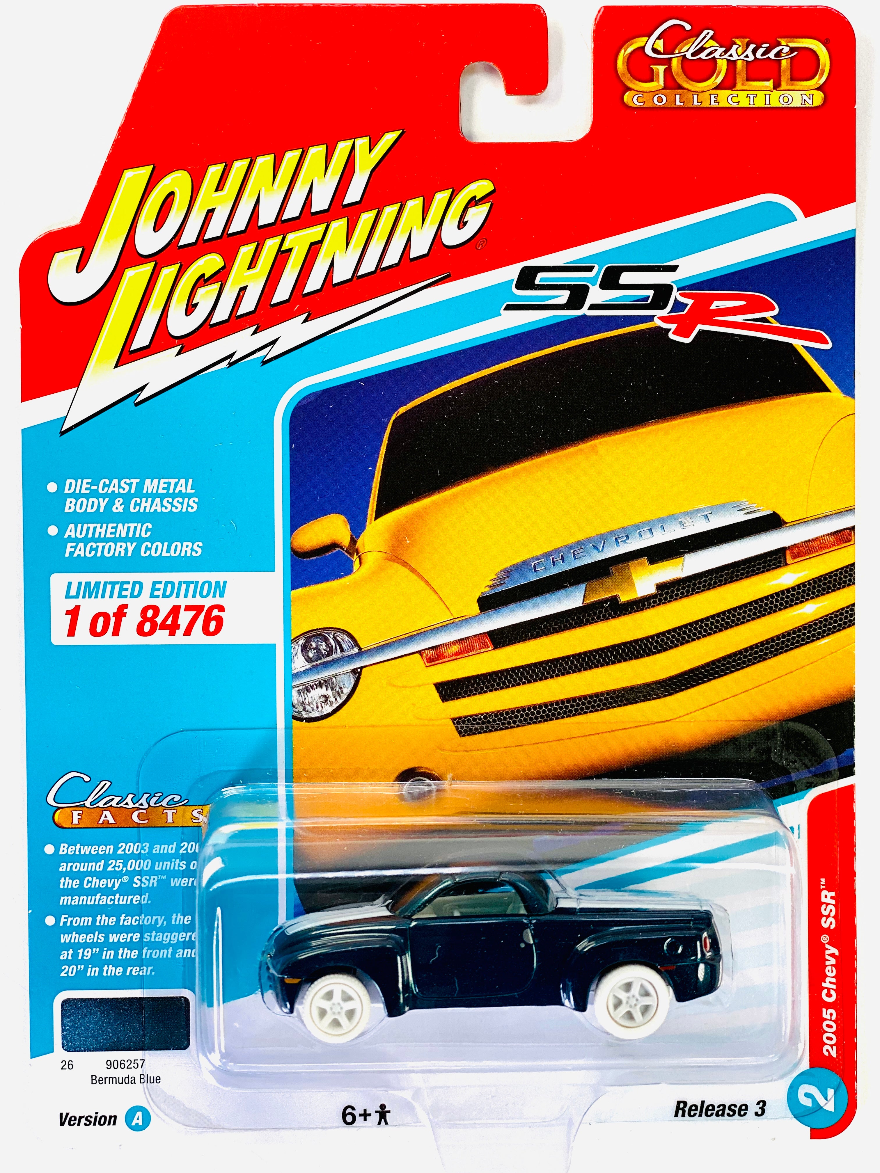 Johnny Lightning Classic Gold 2005 Chevy SSR Bermuda Blue Chase