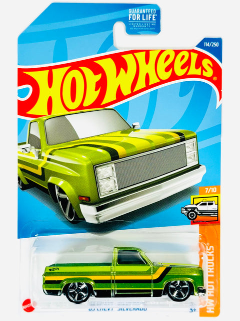 Hot Wheels HW Hot Trucks '84 Chevy Silverado Green (114/250) - Damaged Card/Blister