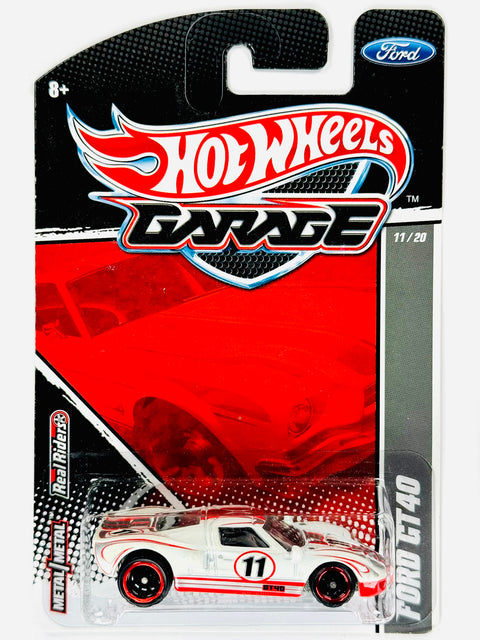 Hot Wheels Garage Ford GT40 White & Red - Damaged Card/Blister