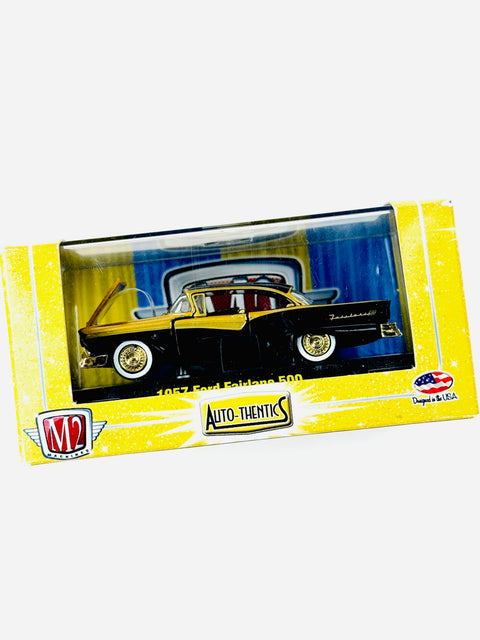 M2 Machines Auto-thentics 1957 Ford Fairlane 500 Chase - Damaged Box