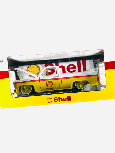 M2 Machines 1/24 Scale Shell Oil 1973 Chevrolet Cheyenne 10 Chase - Damaged Box