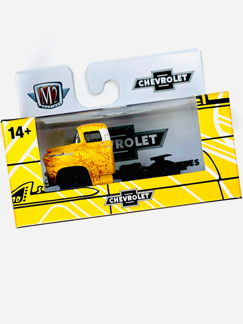 M2 Machines Auto-thentics 1958 Chevrolet LCF Spartan 60 - Damaged Box