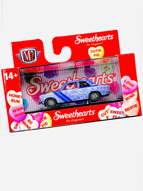 M2 Machines Auto-thentics Sweethearts 1970 Datsun 510 - Damaged Box