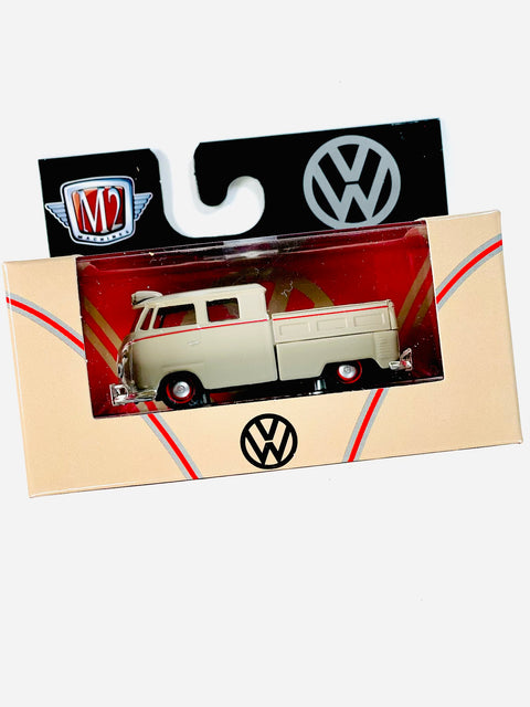 M2 Machines Auto-thentics 1959 VW Double Cab Truck USA Model - Damaged Box