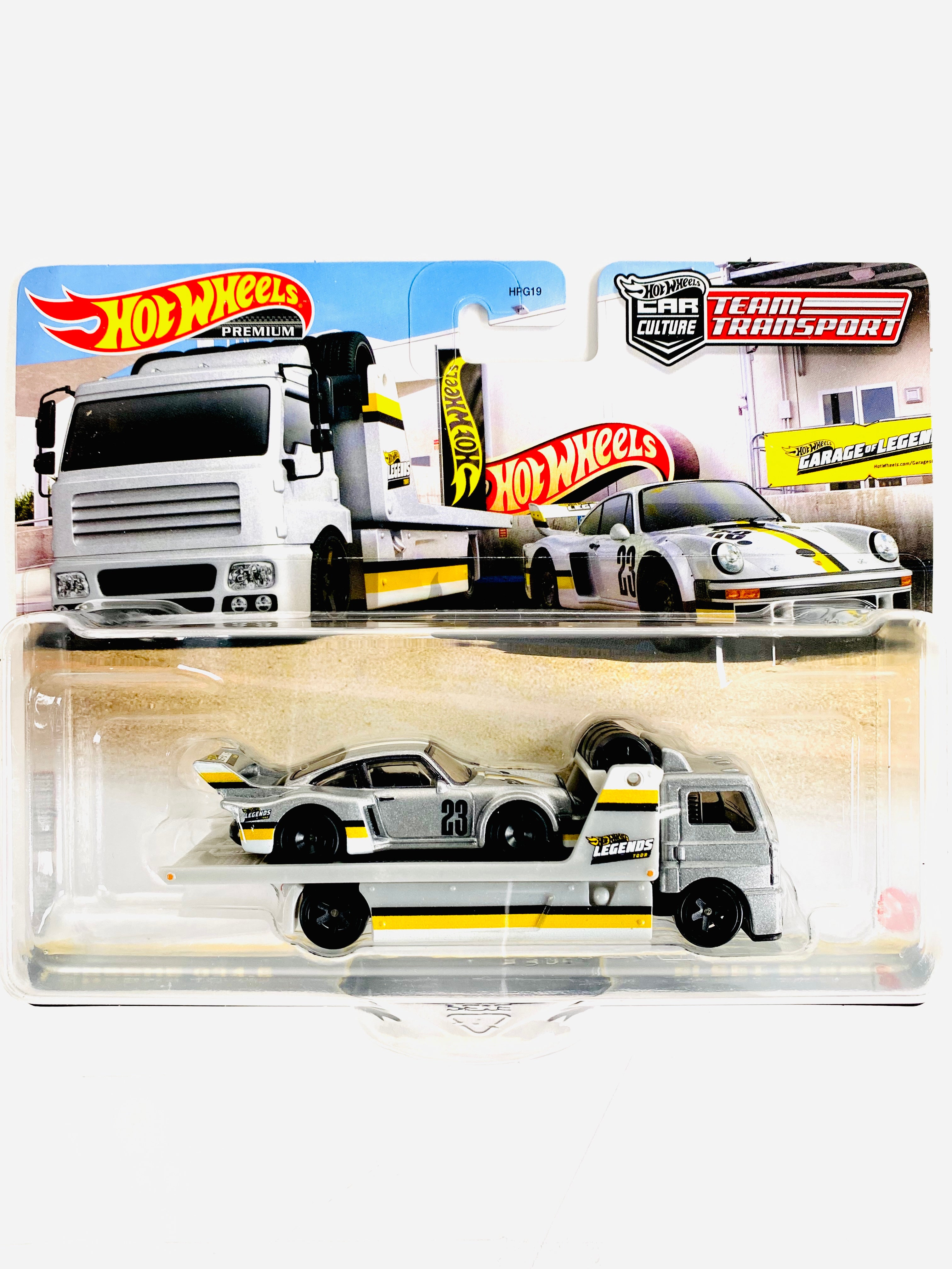 Hot Wheels 2024 Legends Tour Team Transport Porsche 934.5 Fleet