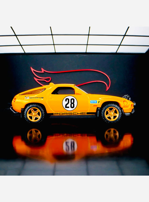 Hot Wheels 2024 RLC Exclusive Elite 64 Porsche 928 Safari