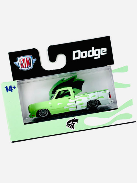 M2 Machines Auto-thentics 1976 Dodge Adventurer 150 Custom - Damaged Box