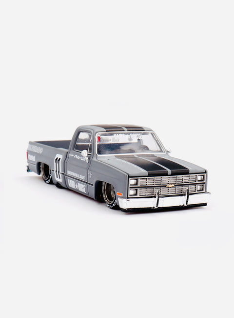 Mini GT x Kaido House Collab Chevrolet Silverado KAIDO V2 #160