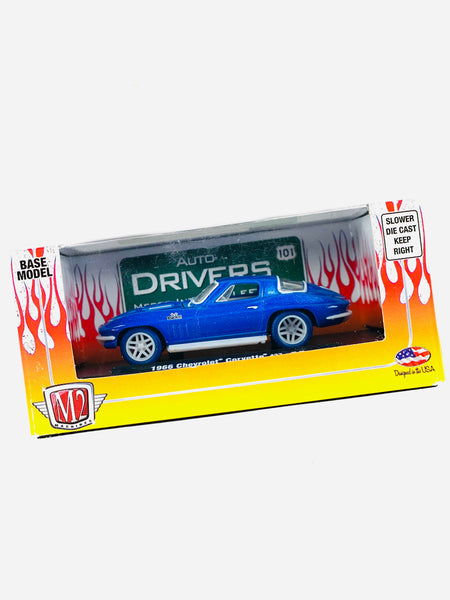 Johnny's - m② M2 Machines Auto-thentics 1966 Chevrolet Corvette 427 Chase