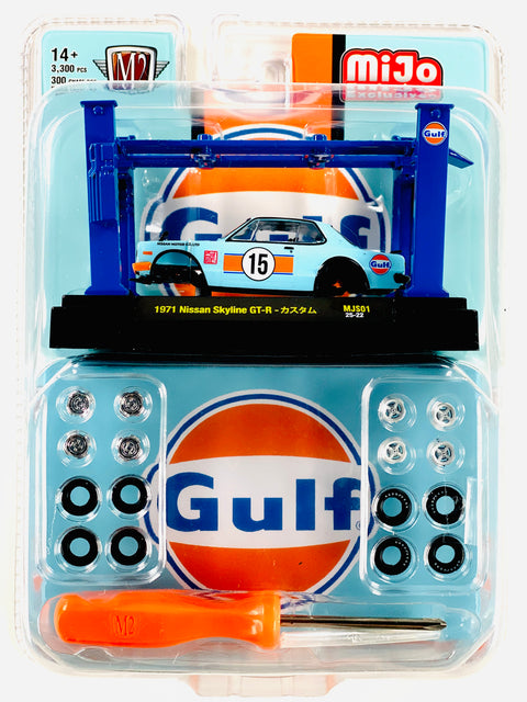 M2 Machines Mijo Exclusive Model Kit GULF 1971 Nissan Skyline 2000 GT-R W/ 4 Post Lift & 2 Extra Set of Wheels
