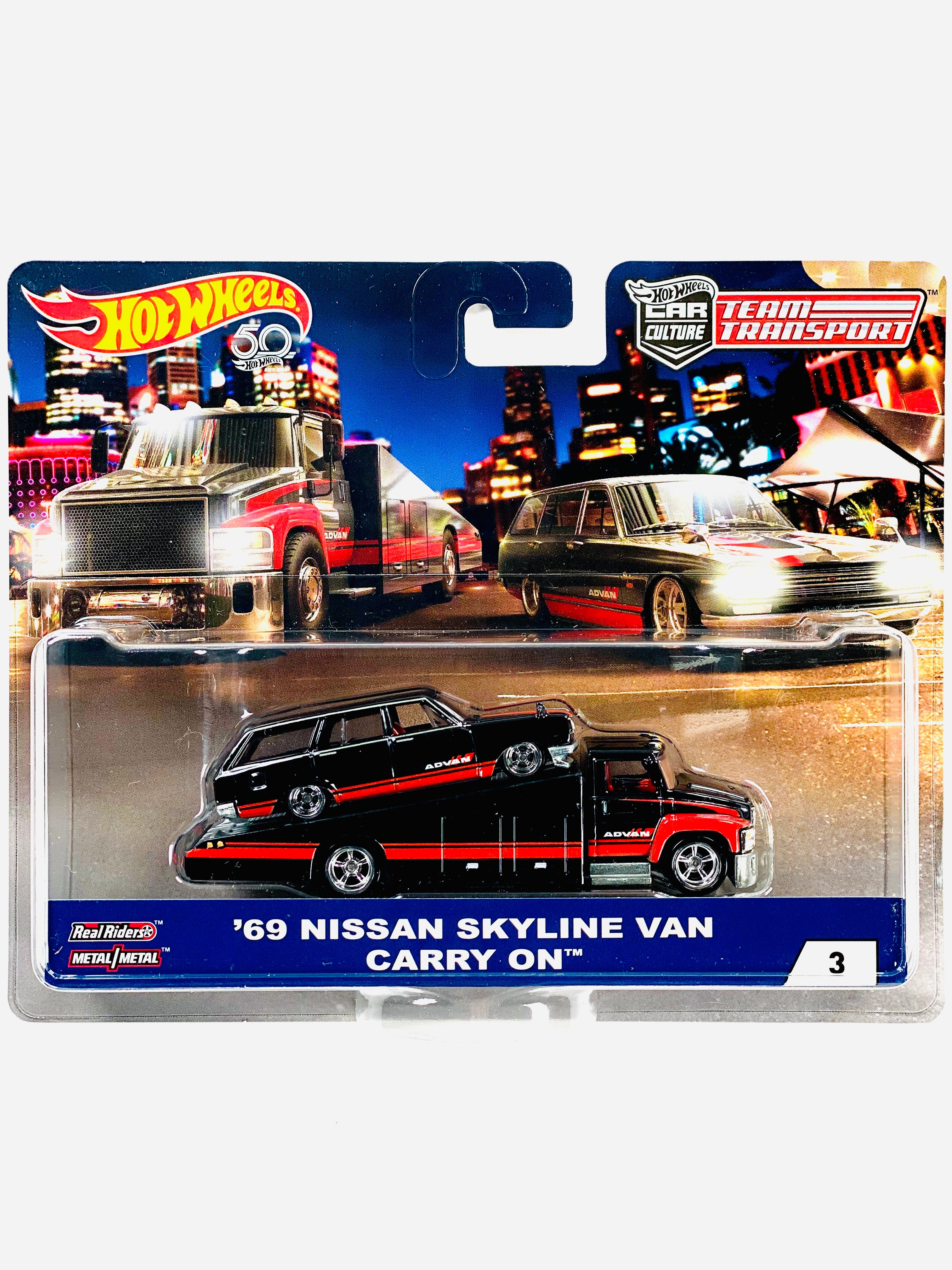 Hot Wheels 2018 Team Transport '69 Nissan Skyline Van & Carry On