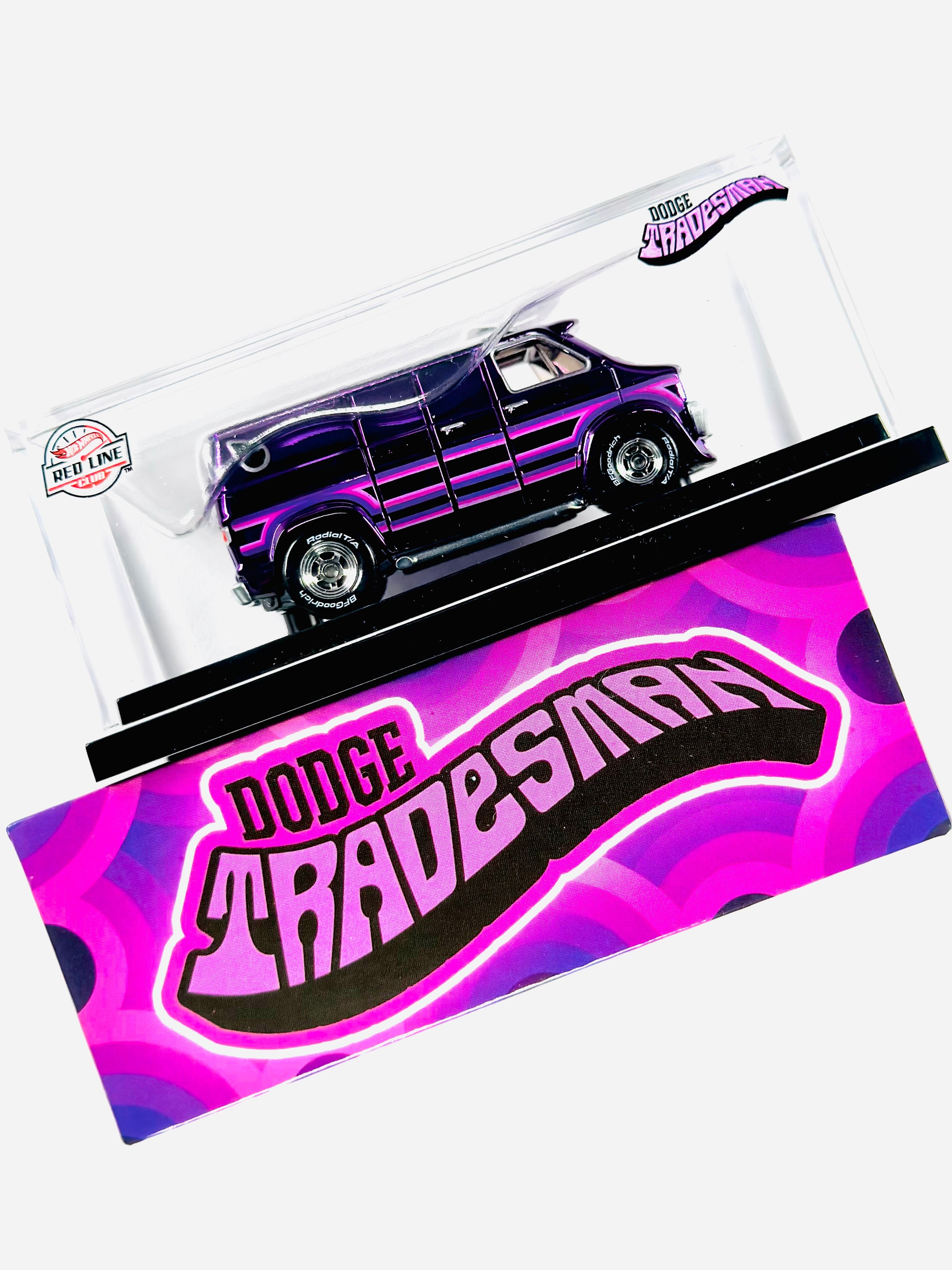 新品Hotwheels RLC ‘70s Dodge Tradesman Van s-l1200.jpg